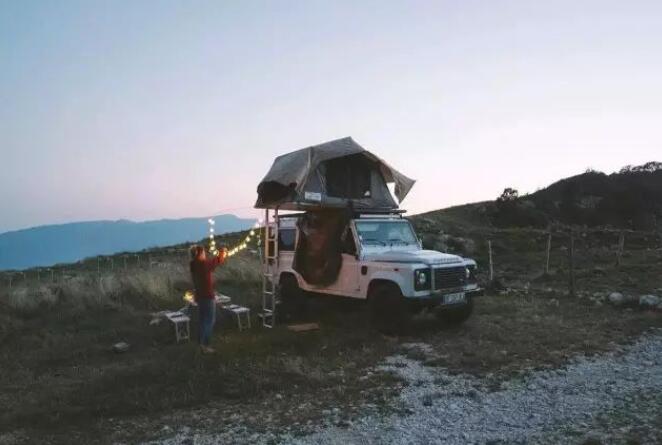 What is it like to live in a car roof tent on a self-drive trip?cid=3