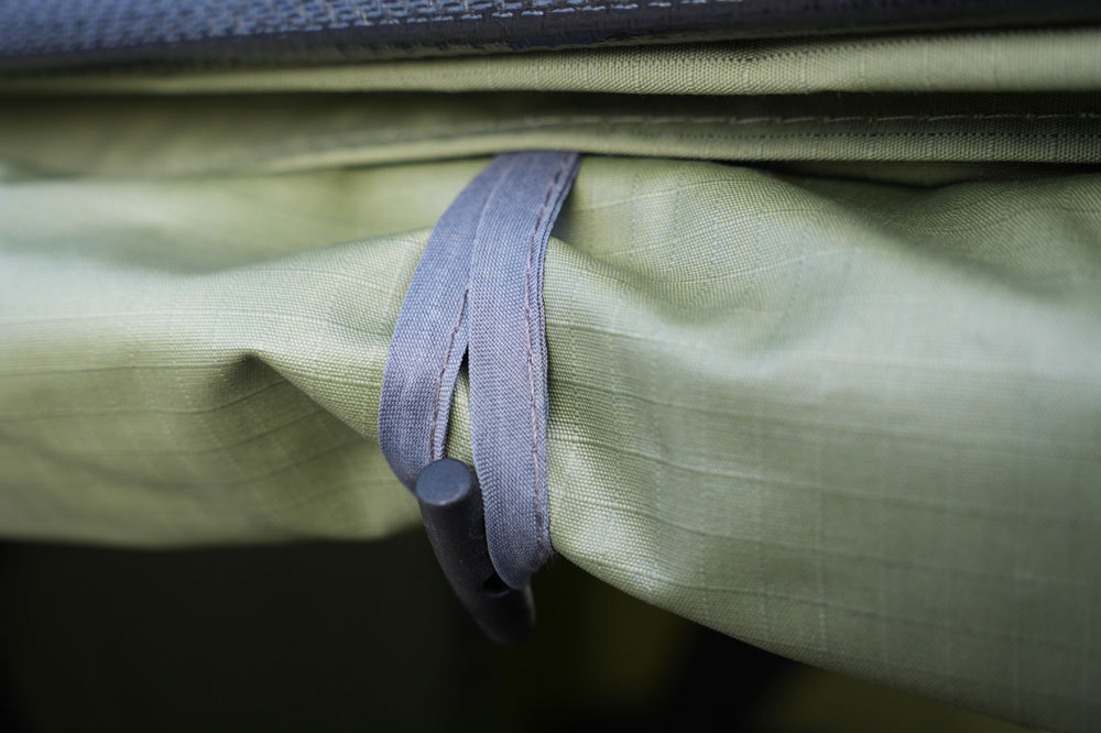 ABS320-130-S0001001 OEM ABS Rooftop Tents Off Road Camping 4X4 Car Roof Top Tent Camper Tents Camping Outdoor