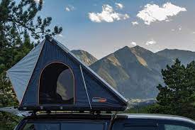 Although camping is obviously one of our favorite ways to enjoy the outdoors, there is one little thing that absolutely nobody likes camping: pitching a tent. This is why we are so passionate about making super durable and extremely easy-to-use rooftop te