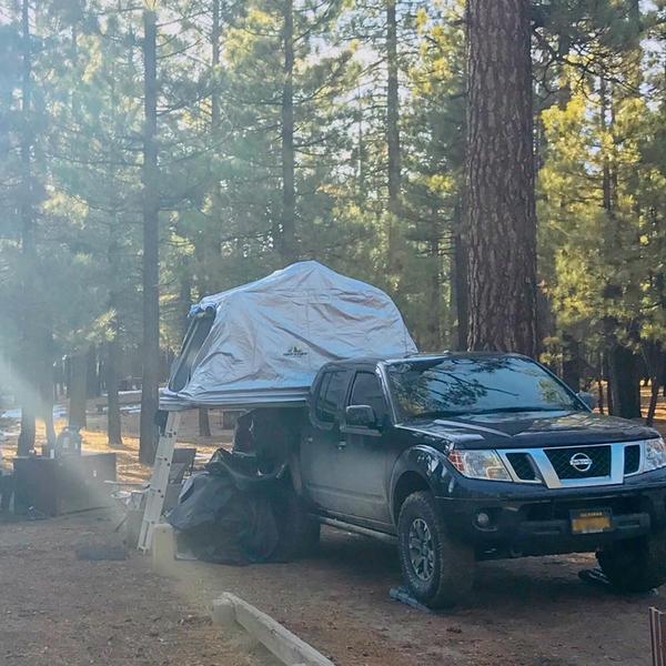 The cold weather cover is made of aluminum-coated rainproof material, which can reflect extremely cold air and help maintain the body temperature in the tent. Our cold weather cover uses heavy-duty elastic bands and grommets to fit around the corners, and