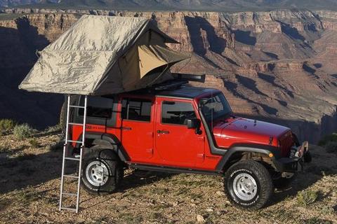 Roof tents have become a very fashionable product for those who like camping, on land, or who are just passionate about the outdoors. Not only that, you can see a lot of people asking around which are the best jeep tents for sale, or which jeep roof tents
