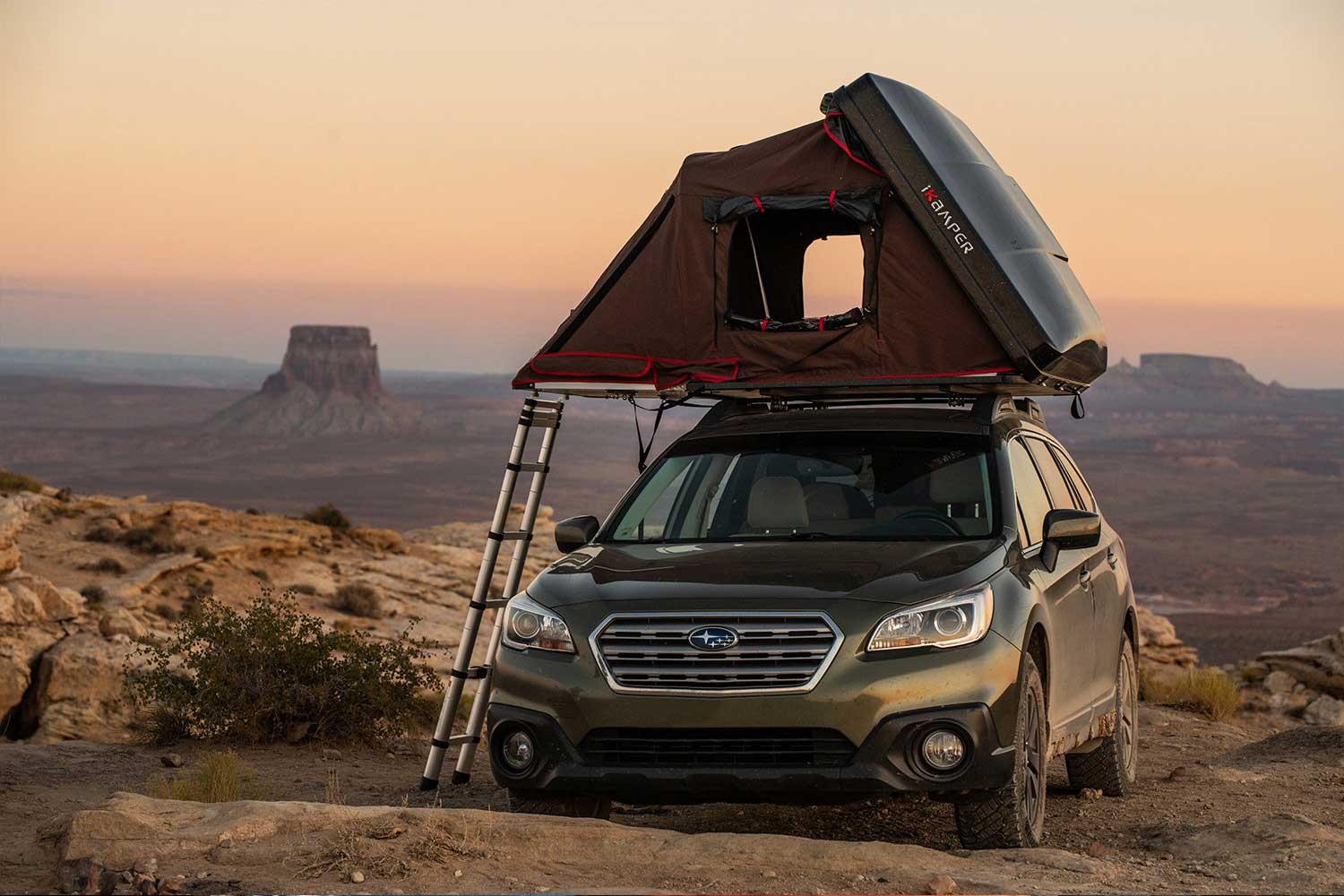 This lightweight roof tent in line with the principles of aerodynamics is suitable for any car you want to place, even a Mini Cooper. It is also one of the easiest rooftop tents to deploy-it takes less than a minute to install, and so is disassembly.