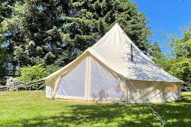 How to Retreat a Canvas Tent
Make sure the canvas is dry and clean.